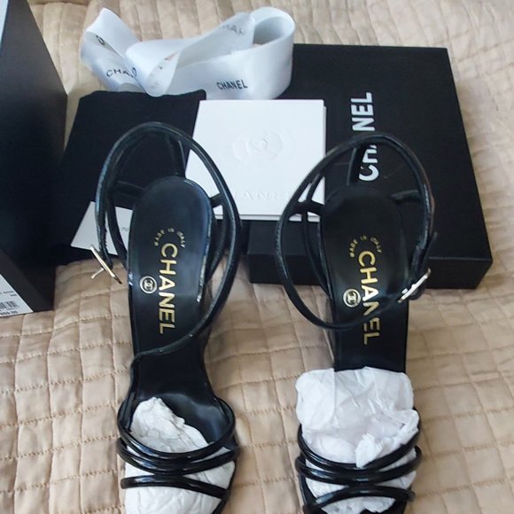 Chanel patent leather wedge - Picture 5 of 8